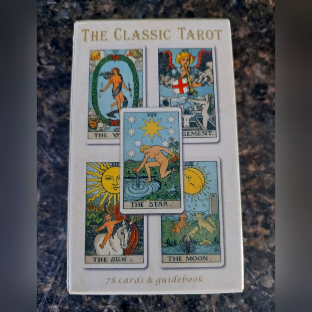 Classic Tarot deck & guidebook